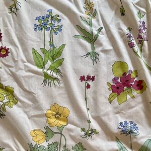 Botanical Wildflower (large scale) Martex Twin Fitted Sheet . Percale.  A++++++